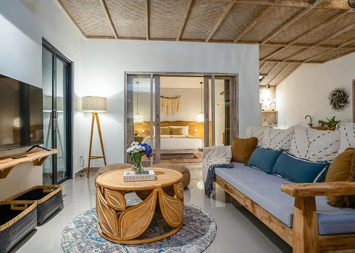 Aarna - Tropical Chic Private Oasis In