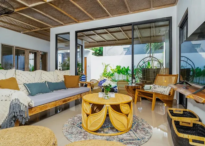 Villa Aarna - Tropical Chic Private Oasis In